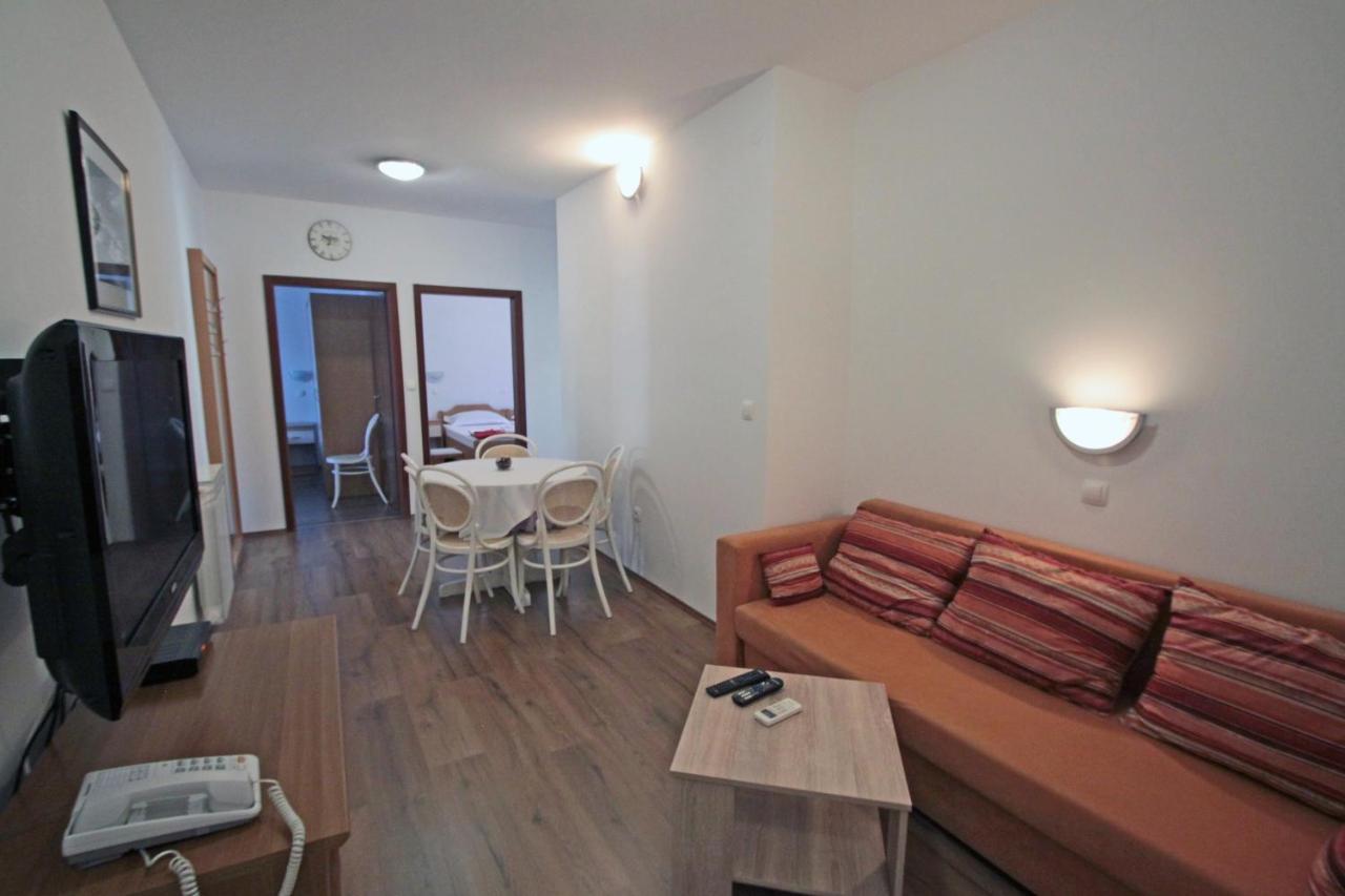Apartments By The Sea Vinjerac, Zadar - 5811 Exterior photo