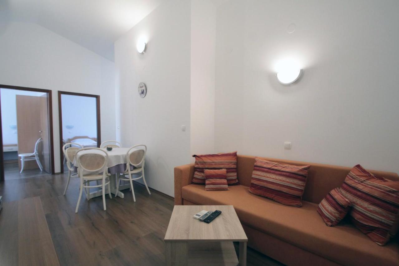 Apartments By The Sea Vinjerac, Zadar - 5811 Exterior photo